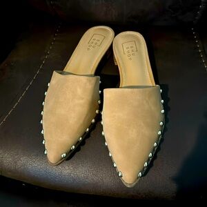 Tan shoes with gold emebellishment
